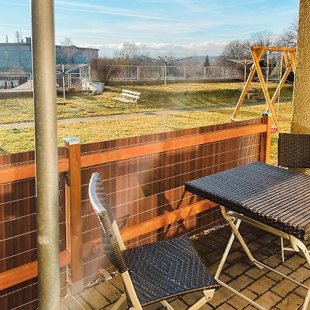 Schoene Wohnung, Eigene Terrasse, Privater Parkplatz, Wi-Fi, Waschmaschine, 3P شيمنيتز المظهر الخارجي الصورة
