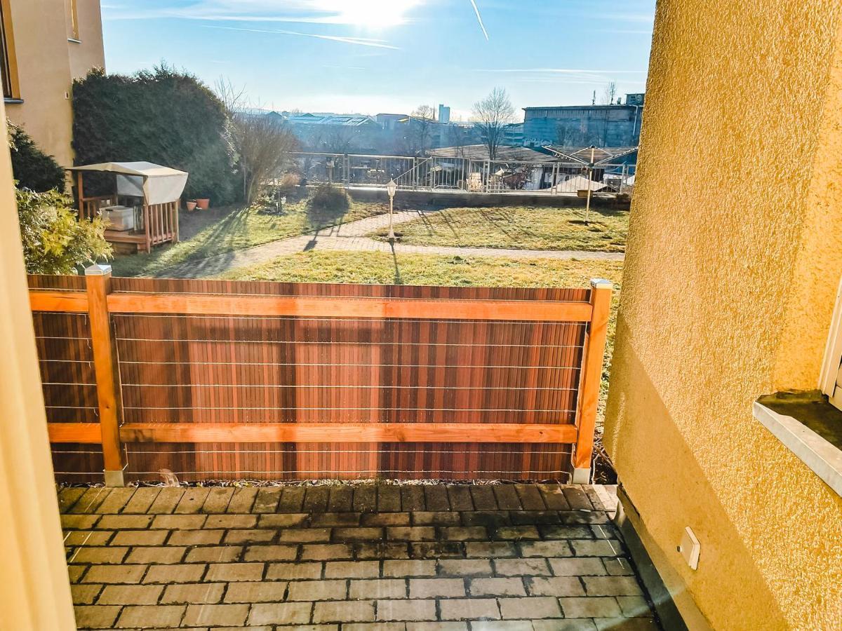Schoene Wohnung, Eigene Terrasse, Privater Parkplatz, Wi-Fi, Waschmaschine, 3P شيمنيتز المظهر الخارجي الصورة