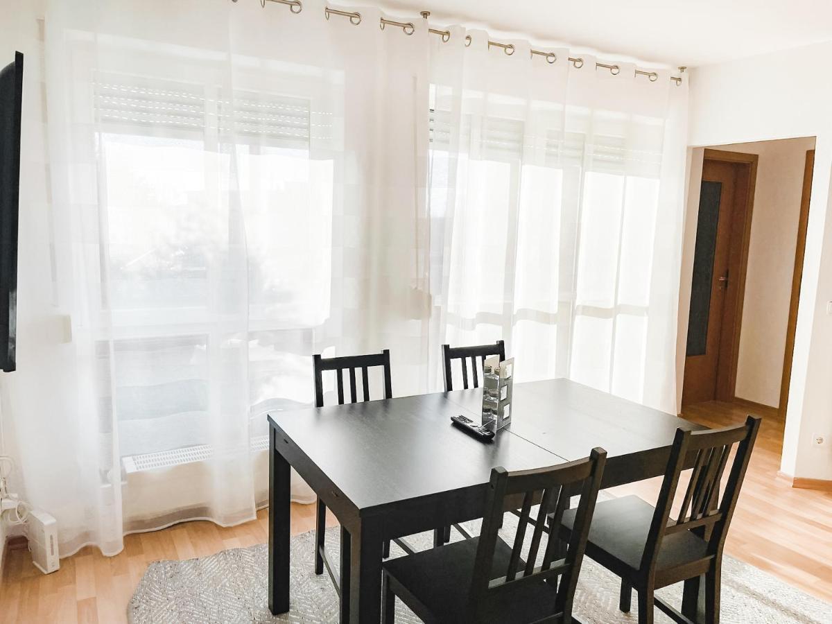 Schoene Wohnung, Eigene Terrasse, Privater Parkplatz, Wi-Fi, Waschmaschine, 3P شيمنيتز المظهر الخارجي الصورة